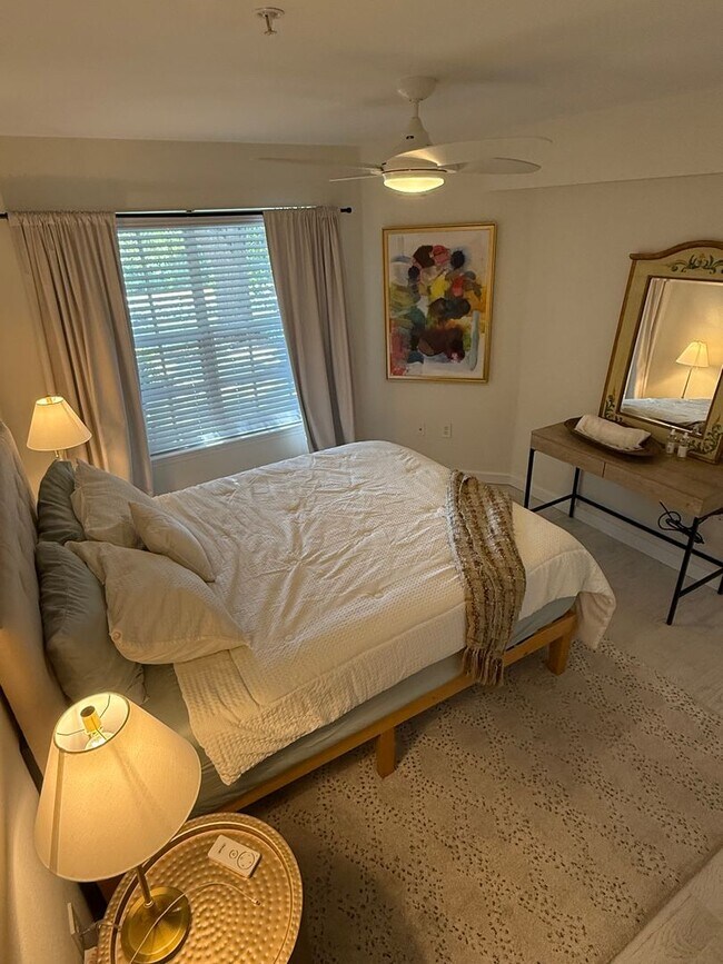 Building Photo - SEASONAL RENTAL - Downtown Sarasota Renovated Waterfront Condo