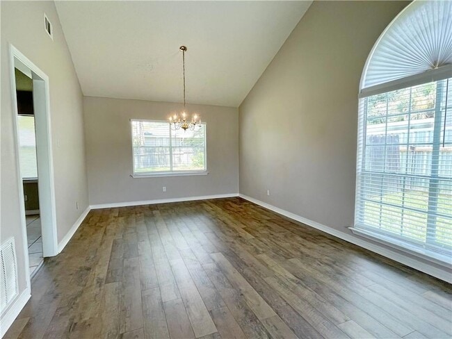 Building Photo - 109 Silverwood Dr