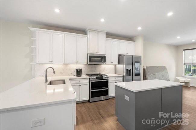 Building Photo - 128 Music Hall Wy