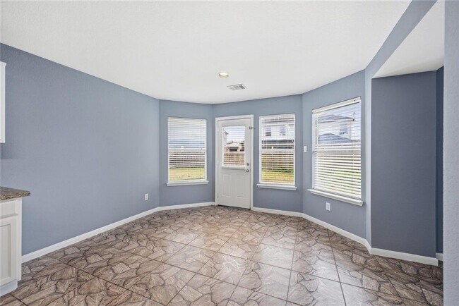 Building Photo - 8143 Sanders Forest Ct