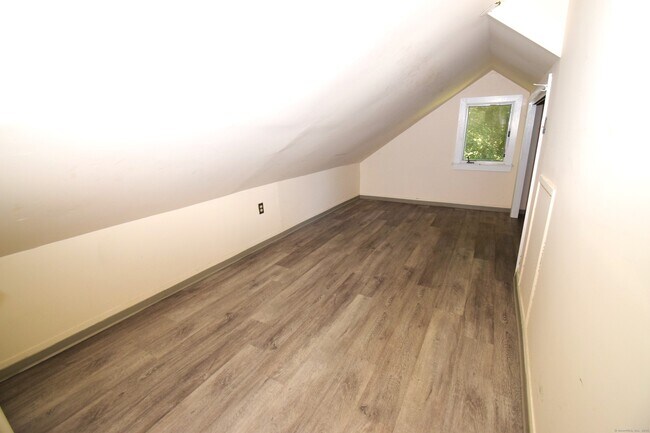 Building Photo - 28 Drive Way