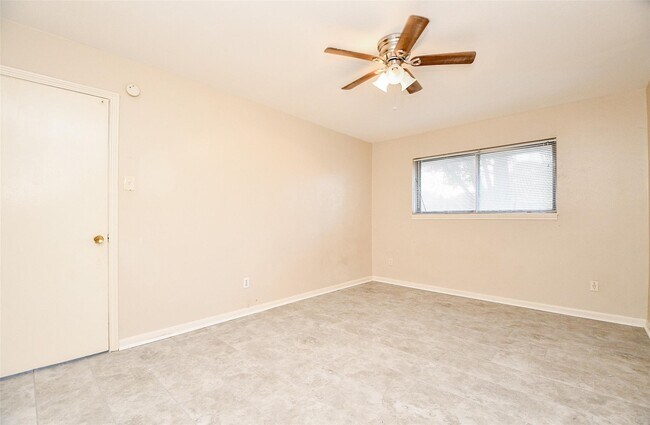 Building Photo - 5810 Fontenelle Dr