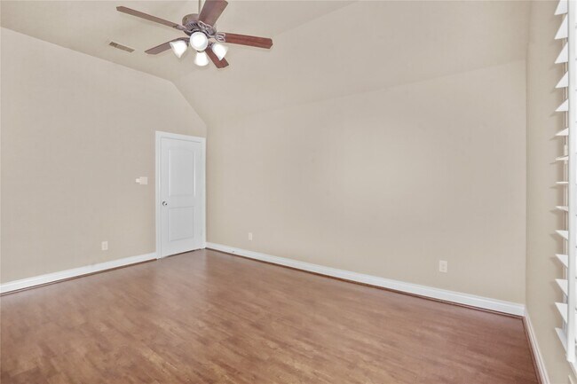 Building Photo - 28902 Davenport Dr