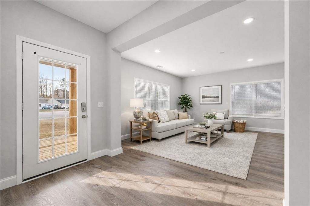 Building Photo - 450 Oliver Ridge Dr