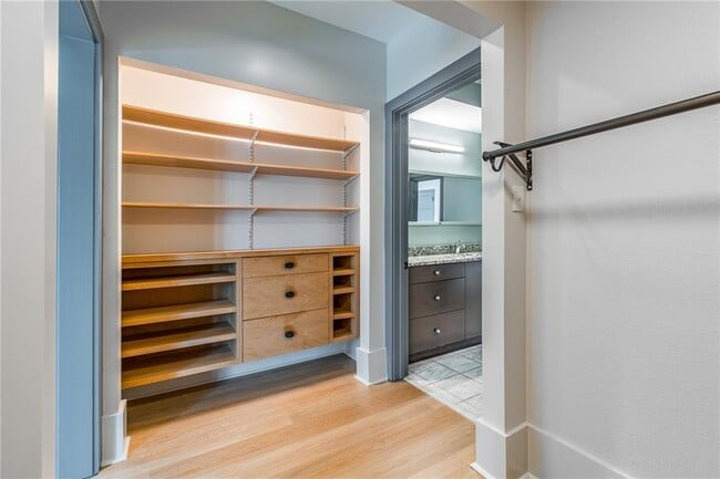 Building Photo - 1100 Howell Mill Rd NW