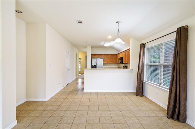 Building Photo - 227 Creekwood Dr