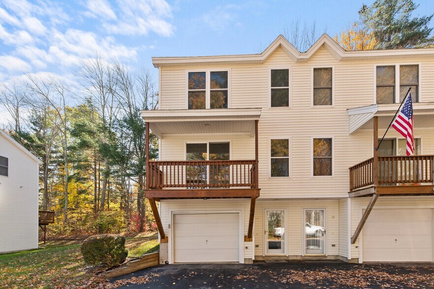 End Unit 36 - 36 Chandler Ln