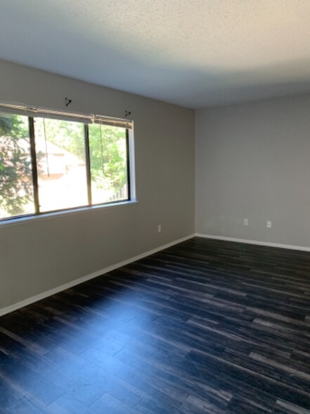 Building Photo - 3223 Schuetzen Ln