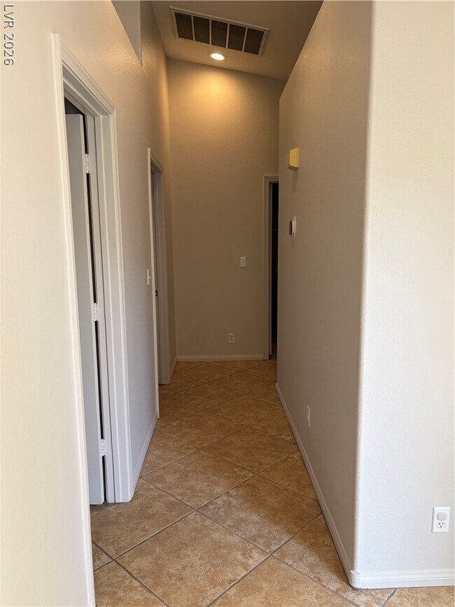 Building Photo - 9986 Catalina Canyon Ave