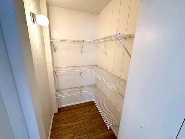 Building Photo - Nicely updated Marlette Estates home with pool, 3 beds, 2 baths.