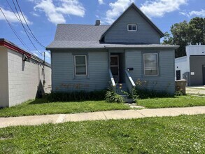 Building Photo - 1525 Gilson St