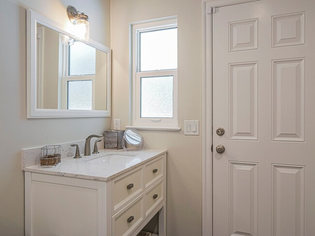 Building Photo - 856 Norfolk Pine Ln