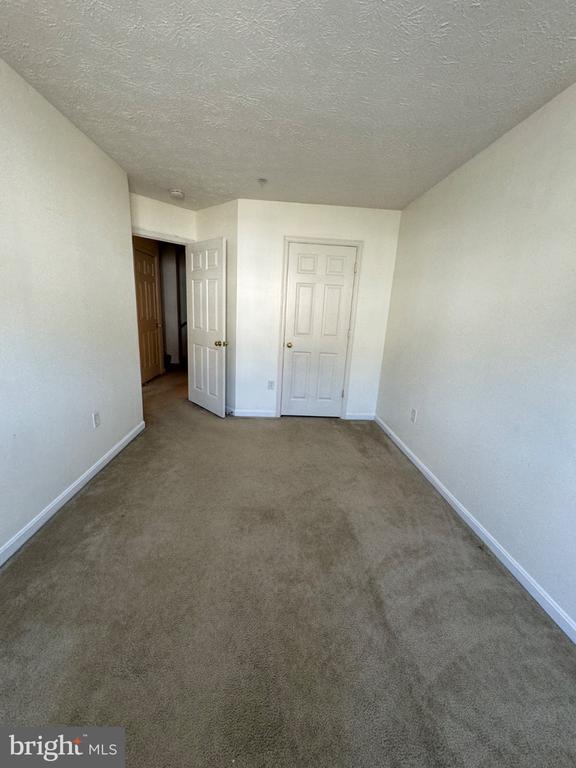 Building Photo - 1604 Briarview Ct