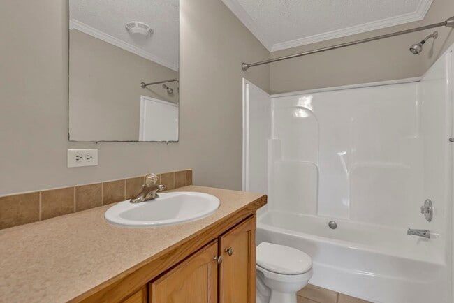 Building Photo - 3 Bed/2 Bath House in West Jefferson!