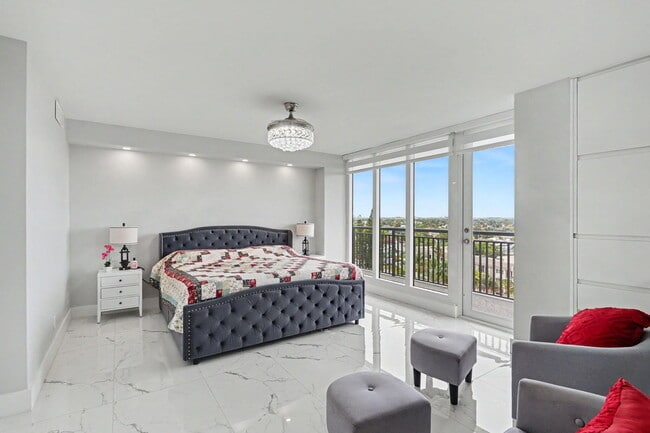 Building Photo - 4280 Galt Ocean Dr