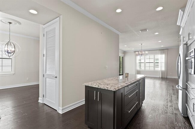Building Photo - 224 S Audubon Ave