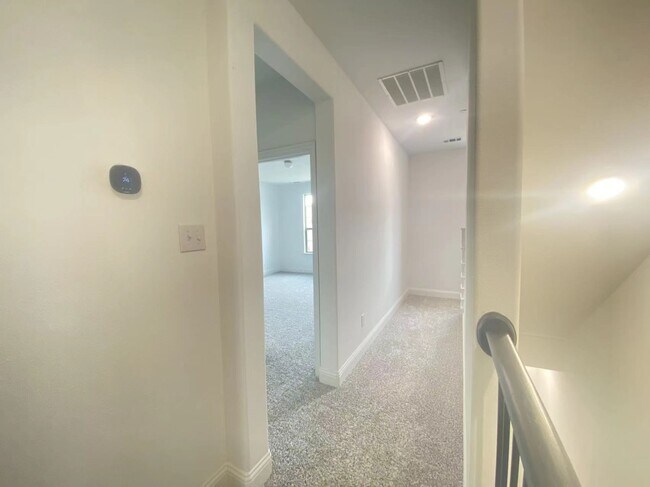 Building Photo - 1495 Perrin Ln