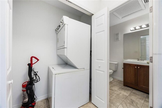 Building Photo - 1134 Villa Ln
