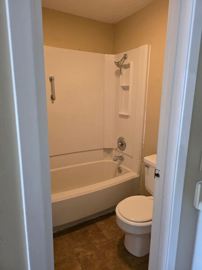 Building Photo - CHARMING CONDO READY FOR OCCUPANCY!