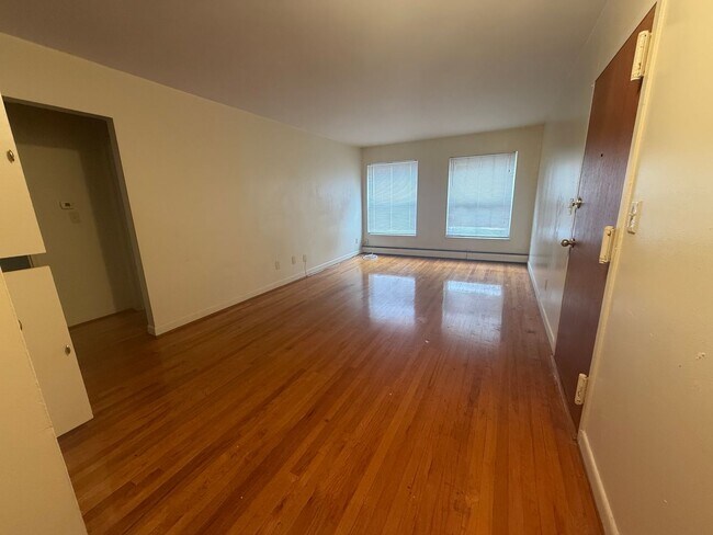 Building Photo - 410 Prospect Ave