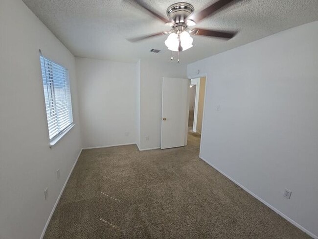 Building Photo - Spacious 3BR Austin Home with Fireplace & ...