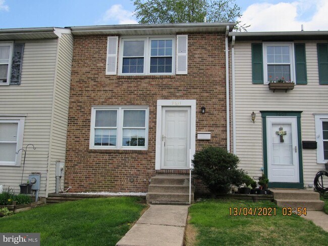 Building Photo - 9611 Heathcliff Dr