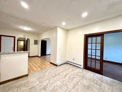 Building Photo - 569 Main St