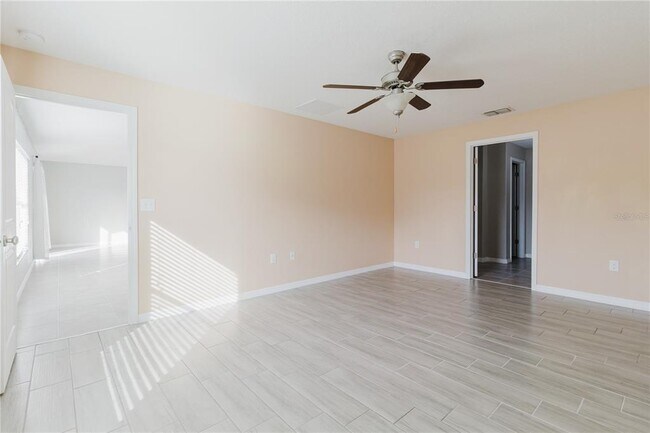 Building Photo - 304 Cascade Bend Dr