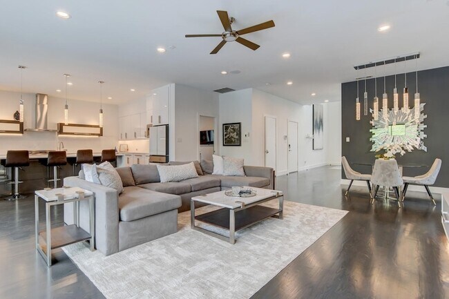 Building Photo - 5017 Milam St