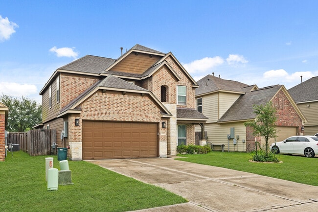 Building Photo - 16401 Olive Sparrow Dr