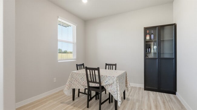 Building Photo - 1525 Blue Acer Dr