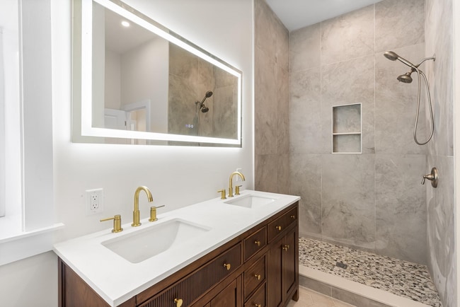 Building Photo - 2441 E Firth St