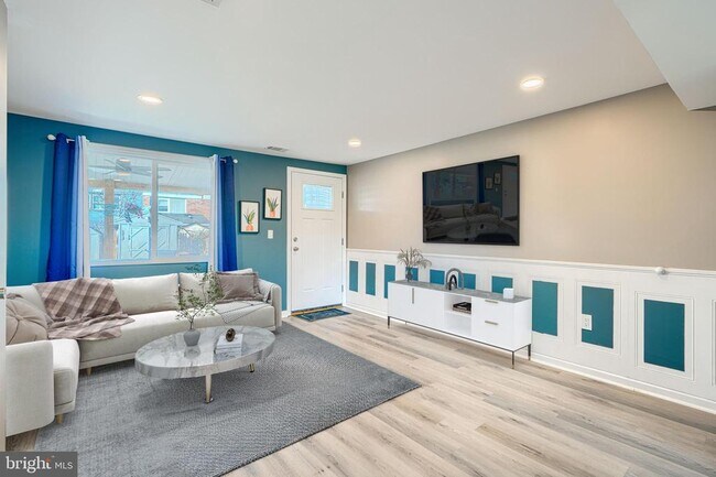 Building Photo - 800 Seckel Ct