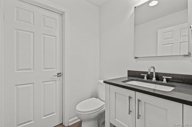 Building Photo - 5 Meadowlark Cir
