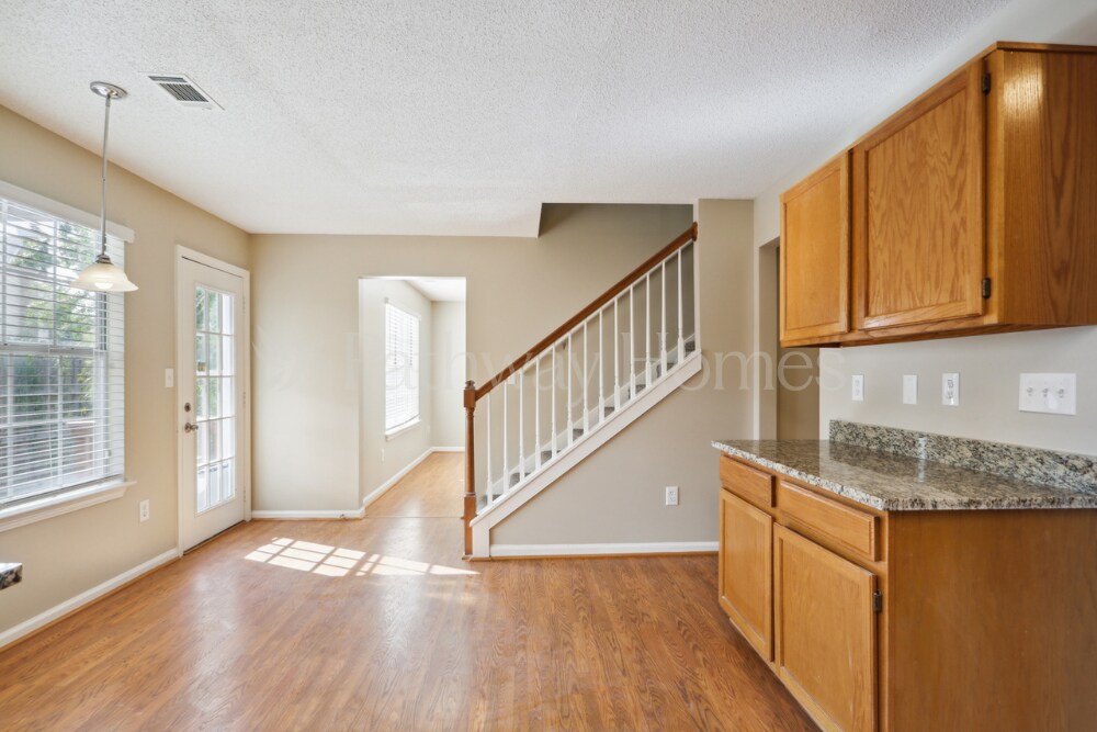 Building Photo - 205 Summer Mist Ct