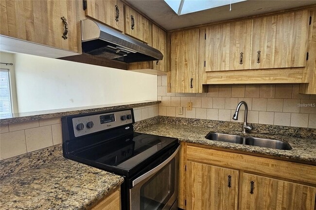 Building Photo - 4330 Tahitian Gardens Cir