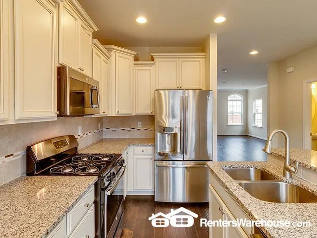 Building Photo - 8120 Mill Falls Ct