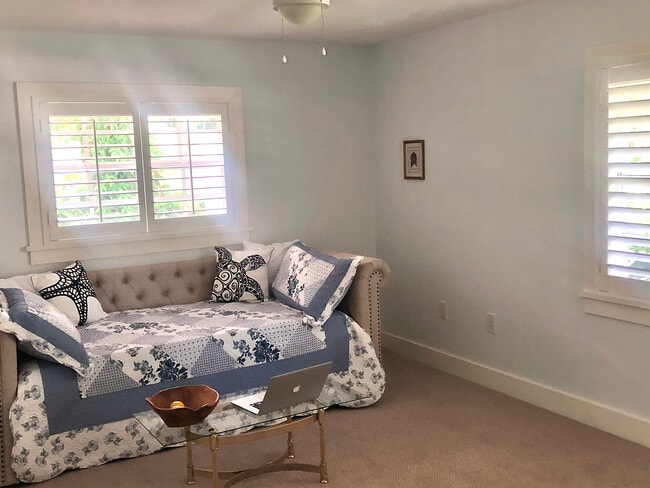 3rd bedroom - 400 Live Oak Rd