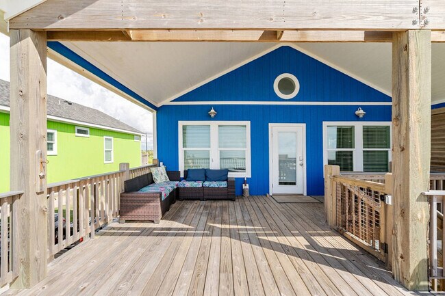Building Photo - 1714 Texas 87-SI ID1252629P