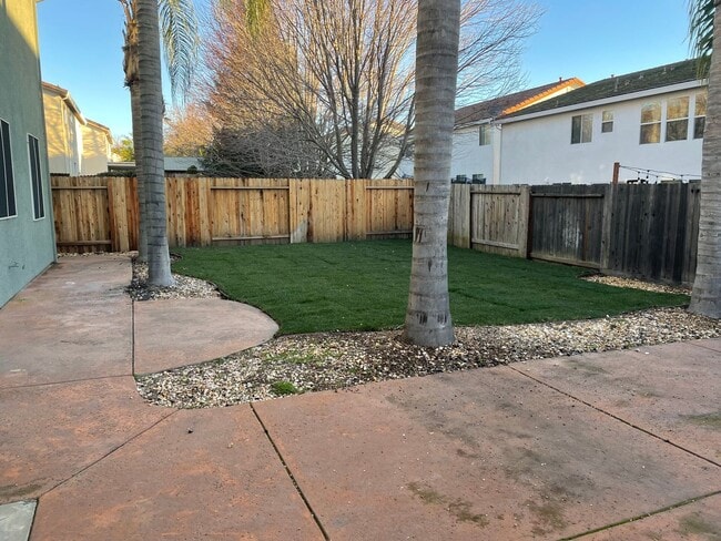 Building Photo - LARGE TWO STORY HOME IN ROCKLIN WITH 4 BEDROOM PLUS DEN & BONUS ROOM