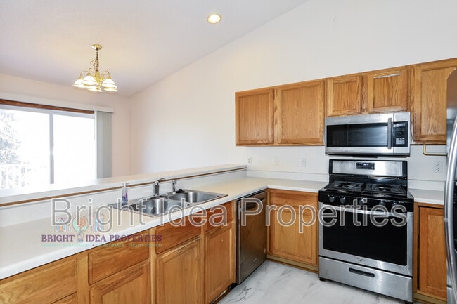 Building Photo - 2737 Douglas Dr N