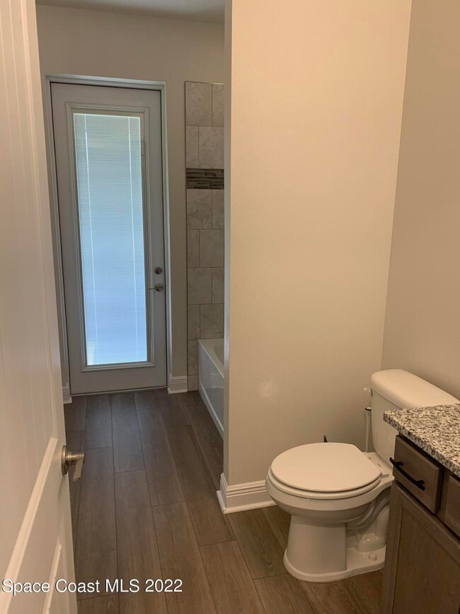 Building Photo - 1893 Killian Dr