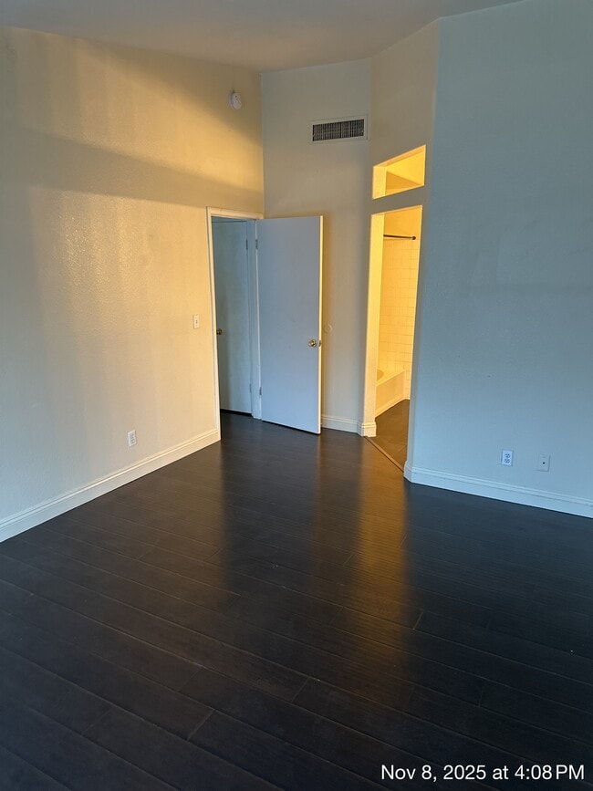 Building Photo - 6833 Coral Rock Dr