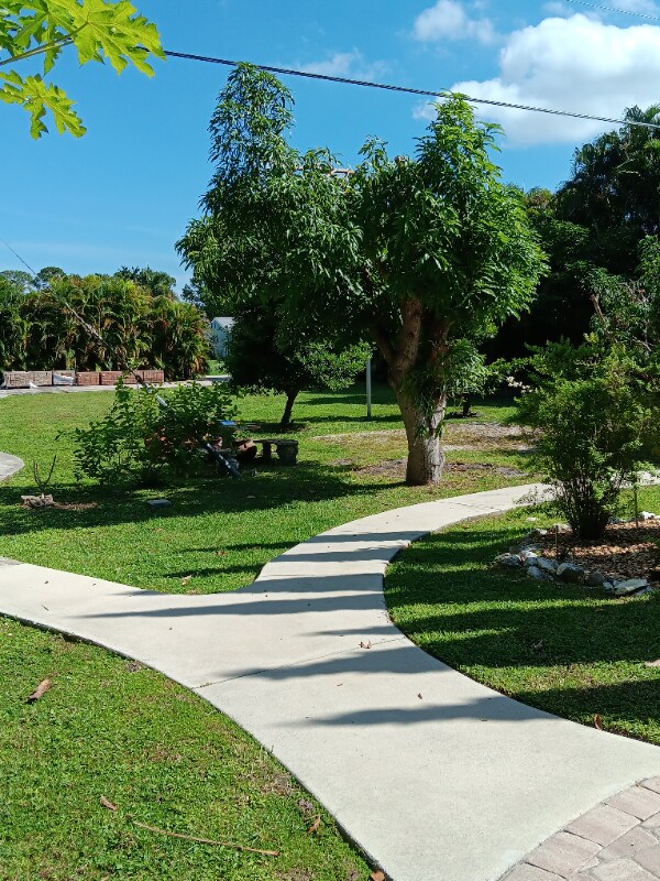 Building Photo - 1257 SE Airoso Blvd