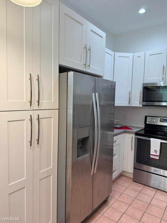 Building Photo - 3 br, 2 bath House - 5438 Verona Dr Apt I