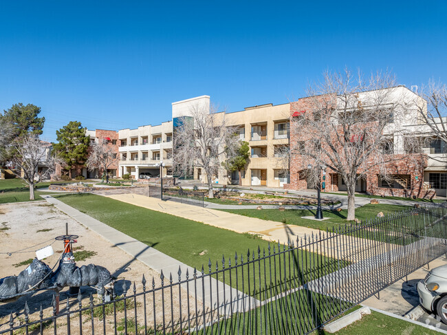 Front Yard - Arbor Court II
