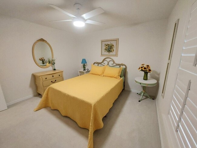 Building Photo - 1026 S Lake Mariam Dr