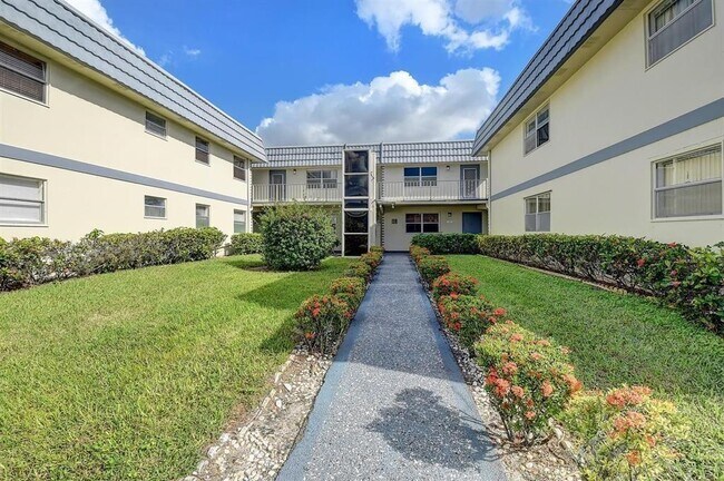 Building Photo - 125 Brittany Terrace