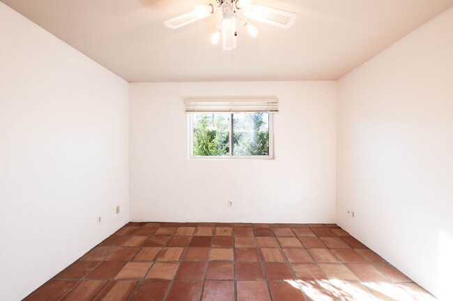 Building Photo - Charming Guest House on Escalante St.