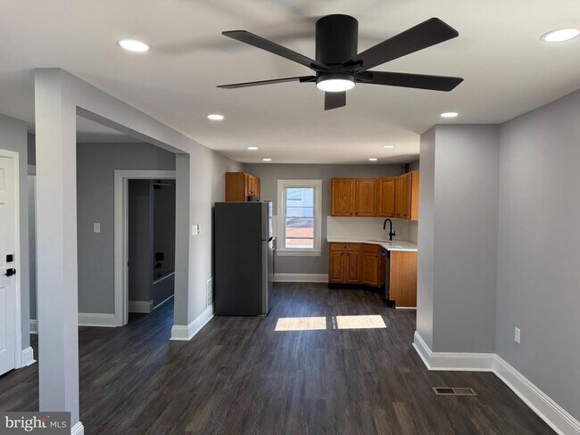 Building Photo - 124 W Butler Pike